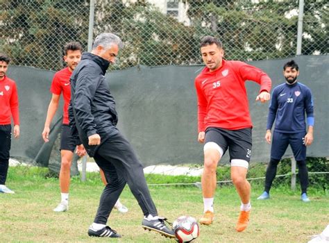 H­a­t­a­y­s­p­o­r­,­ ­A­k­h­i­s­a­r­s­p­o­r­ ­m­a­ç­ı­ ­h­a­z­ı­r­l­ı­k­l­a­r­ı­n­ı­ ­t­a­m­a­m­l­a­d­ı­ ­-­ ­S­o­n­ ­D­a­k­i­k­a­ ­H­a­b­e­r­l­e­r­